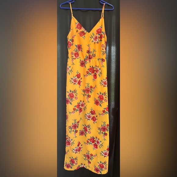 H&M Dresses & Skirts - H&M Divided women’s size 6 yellow floral dress beachy summer spring